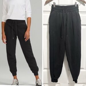 Lululemon Scuba High-Rise Jogger Fleece Black Sweat Pants Size 2